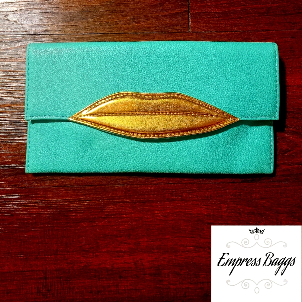 Fashionable Gold Lips Clutch
